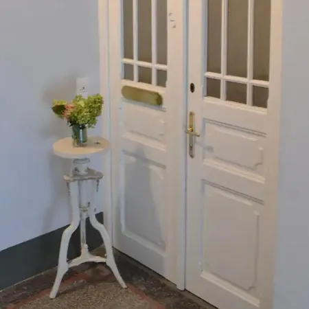 Charmantes Studio-apartment Im Shabby Chic Stil Mit Balkon Und Gartenblick - Ihr Perfektes Zuhause In Apartamento *