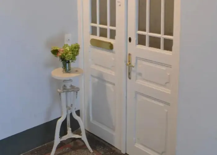 Charmantes Studio-apartment Im Shabby Chic Stil Mit Balkon Und Gartenblick - Ihr Perfektes Zuhause In Lägenhet *