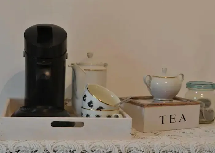 Charmantes Studio-apartment Im Shabby Chic Stil Mit Balkon Und Gartenblick - Ihr Perfektes Zuhause In Lägenhet