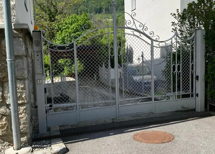 Charmantes Studio-apartment Im Shabby Chic Stil Mit Balkon Und Gartenblick - Ihr Perfektes Zuhause In * غراتس