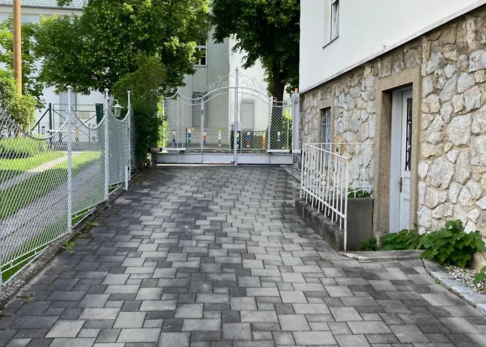 Charmantes Studio-apartment Im Shabby Chic Stil Mit Balkon Und Gartenblick - Ihr Perfektes Zuhause In * غراتس